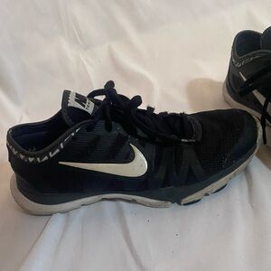 TRACK SHOES
